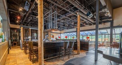 2-bedroom condo with water park, spa and gym! MSA