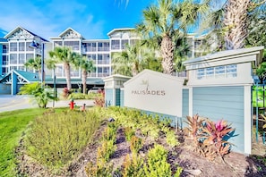 Exterior - Spacious 3BR Family Getaway w Pool near Disney (Winter Garden)