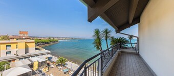 Residenza Miralago with pool - Penthouse with lake view