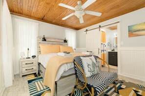 3 bedrooms, laptop workspace, WiFi, bed sheets