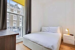 Apartment, 1 Queen Bed | 1 bedroom, iron/ironing board, free WiFi, bed sheets - Titiwangsa One Studio Paddington (London)