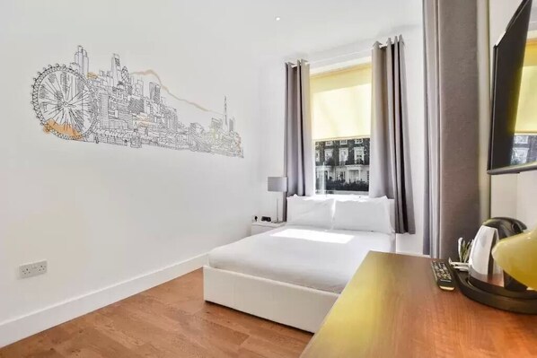 Apartment, 1 Queen Bed | 1 bedroom, iron/ironing board, free WiFi, bed sheets - Titiwangsa One Studio Paddington (London)