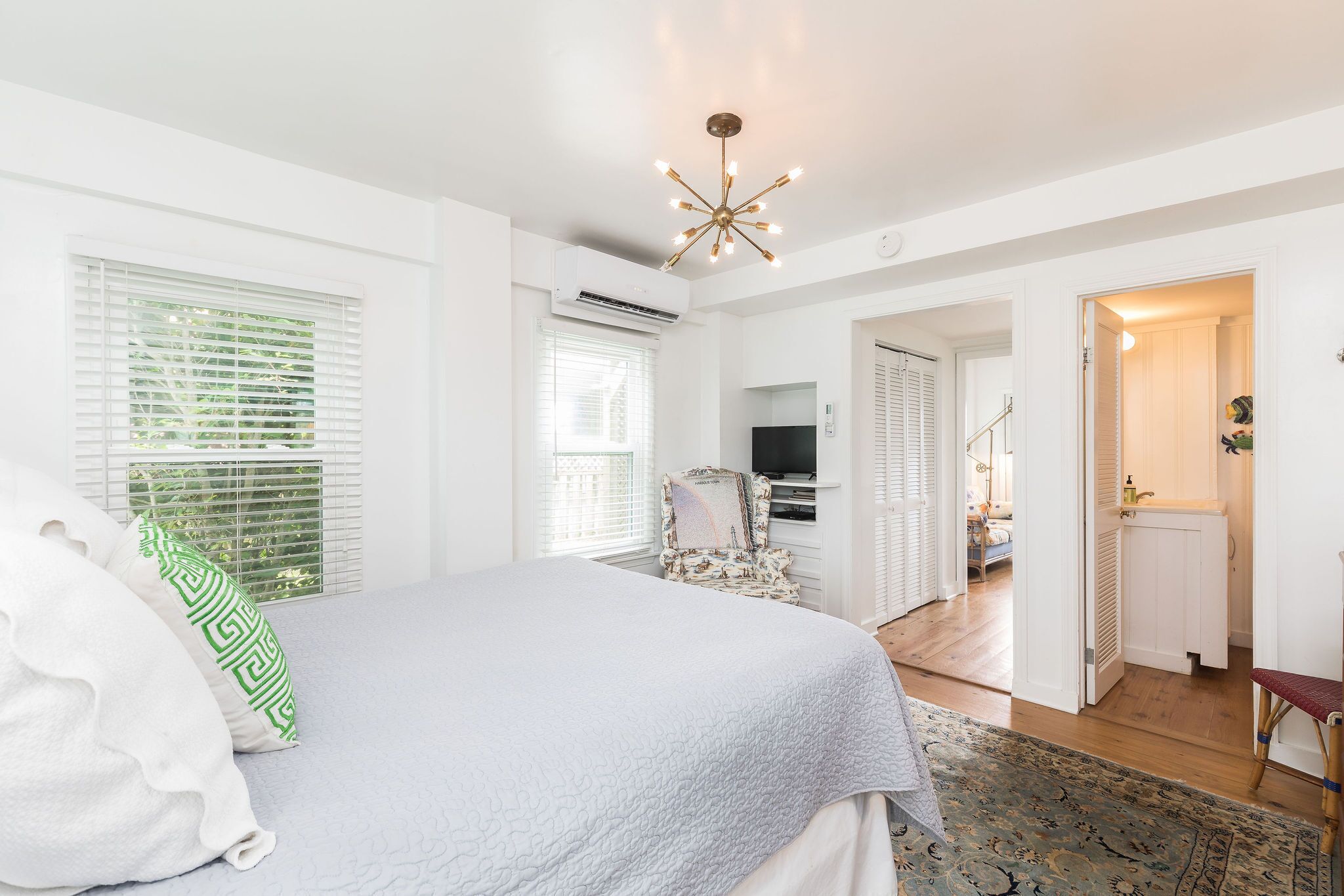 1 bedroom, iron/ironing board, internet, bed sheets