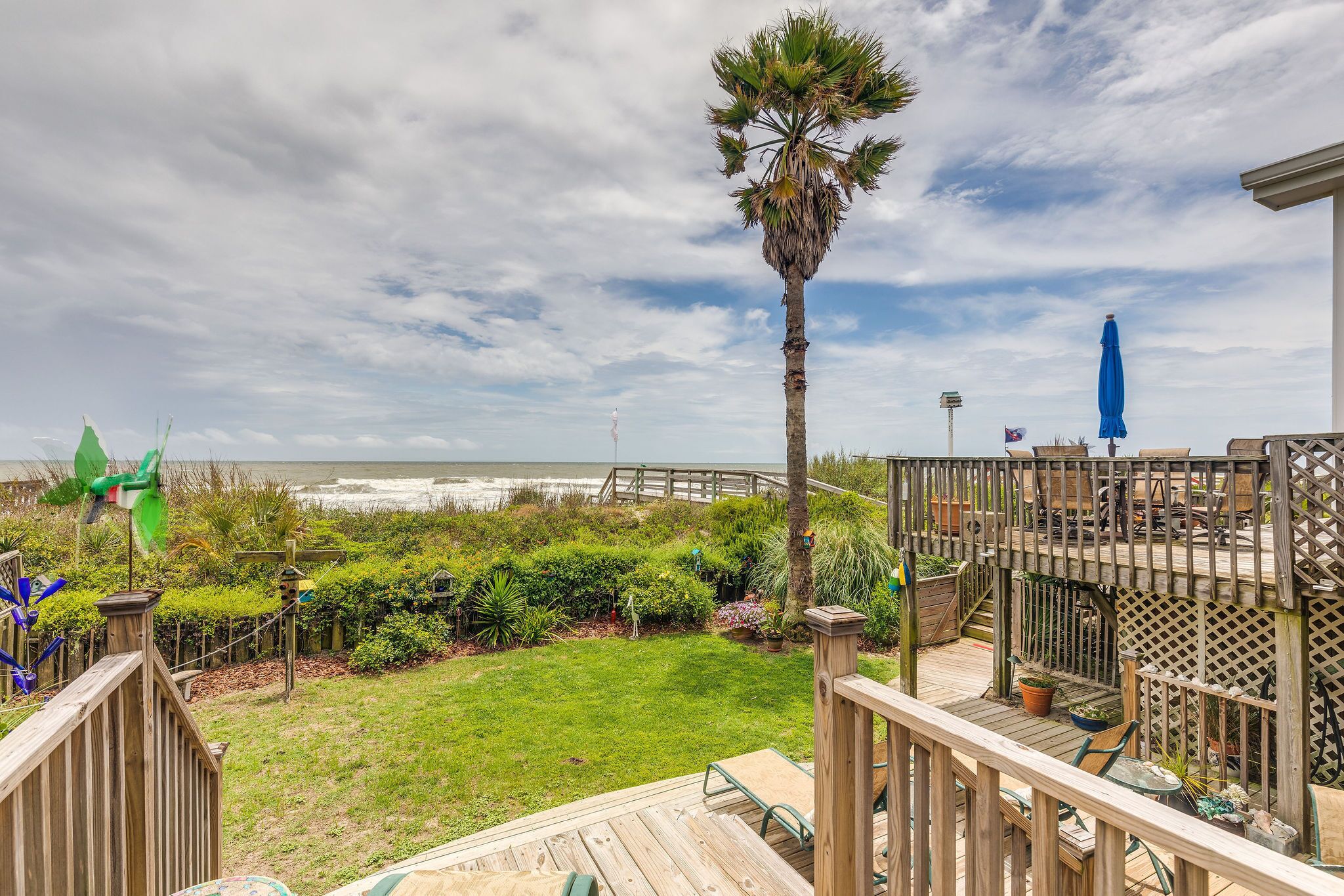 Pelican Alley | Oceanfront~ Pet Friendly~Excellent Location