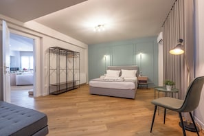 4 bedrooms, in-room safe, desk, iron/ironing board