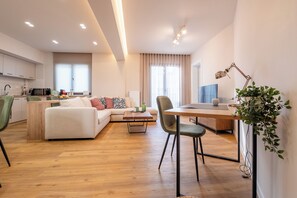 Smart TV - Best location-Plaka. Terrace with acropolis view (Athens)