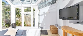 더 핑크 하우스