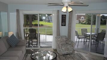 Villa, 2 Bedrooms | Living room | Flat-screen TV