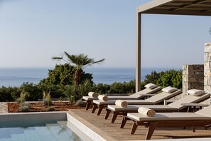 A heated pool - Impeccable design, total privacy & heated pool with sea views (Rethymno)
