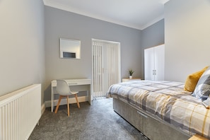 Casa | 5 habitaciones, tabla de planchar con plancha y wifi gratis