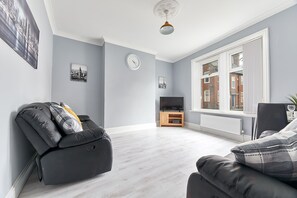 House | Living area | Flat-screen TV - 23 Union Street (Blyth)