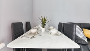 Casa | Servicio de comidas en la habitación