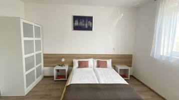 1 bedroom, free WiFi, bed sheets