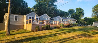 1 Bedroom Hamptons Waterfront Cottage Rental