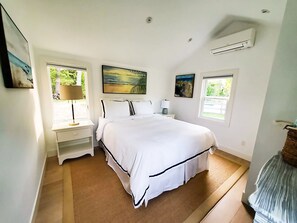 1 bedroom, free WiFi, bed sheets - 1 Bedroom Hamptons Waterfront Cottage Rental (Hampton Bays)