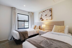 2 habitaciones, tabla de planchar con plancha y wifi gratis 