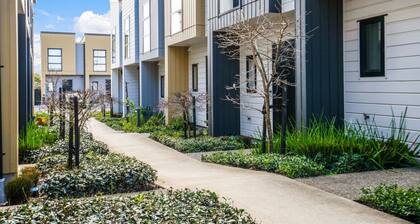 12/47A Huntington Drive