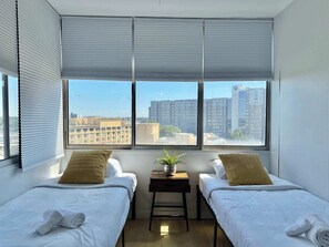 3 Schlafzimmer, Schreibtisch, Bügeleisen/Bügelbrett, WLAN