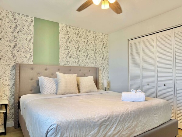 3 bedrooms, desk, iron/ironing board, WiFi