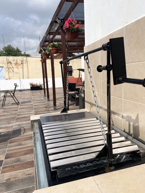 Terrace/patio - Cousy apartment with roof top, gym, grill, wifi near down town. (Heroica Puebla de Zaragoza)