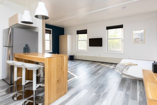 Bureau, Wi-Fi, draps fournis