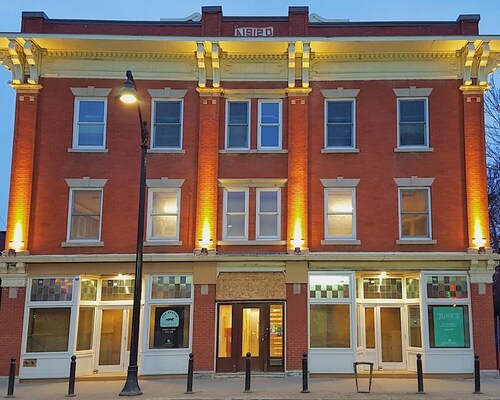 Sparkling Clean, Central Cozy and Bright in Highlands