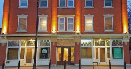 Sparkling Clean, Central Cozy and Bright in Highlands