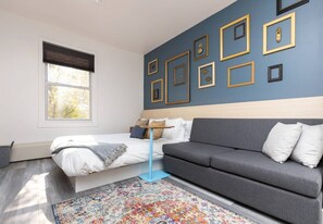 Desk, WiFi, bed sheets