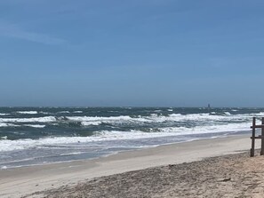 Una playa cerca