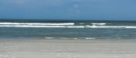 Una spiaggia nelle vicinanze