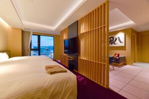 Suite, Non Smoking | Down comforters, desk, free WiFi, bed sheets - Centurion Hotel & Spa Classic Izumo (Izumo)