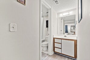 Combined shower/bathtub
