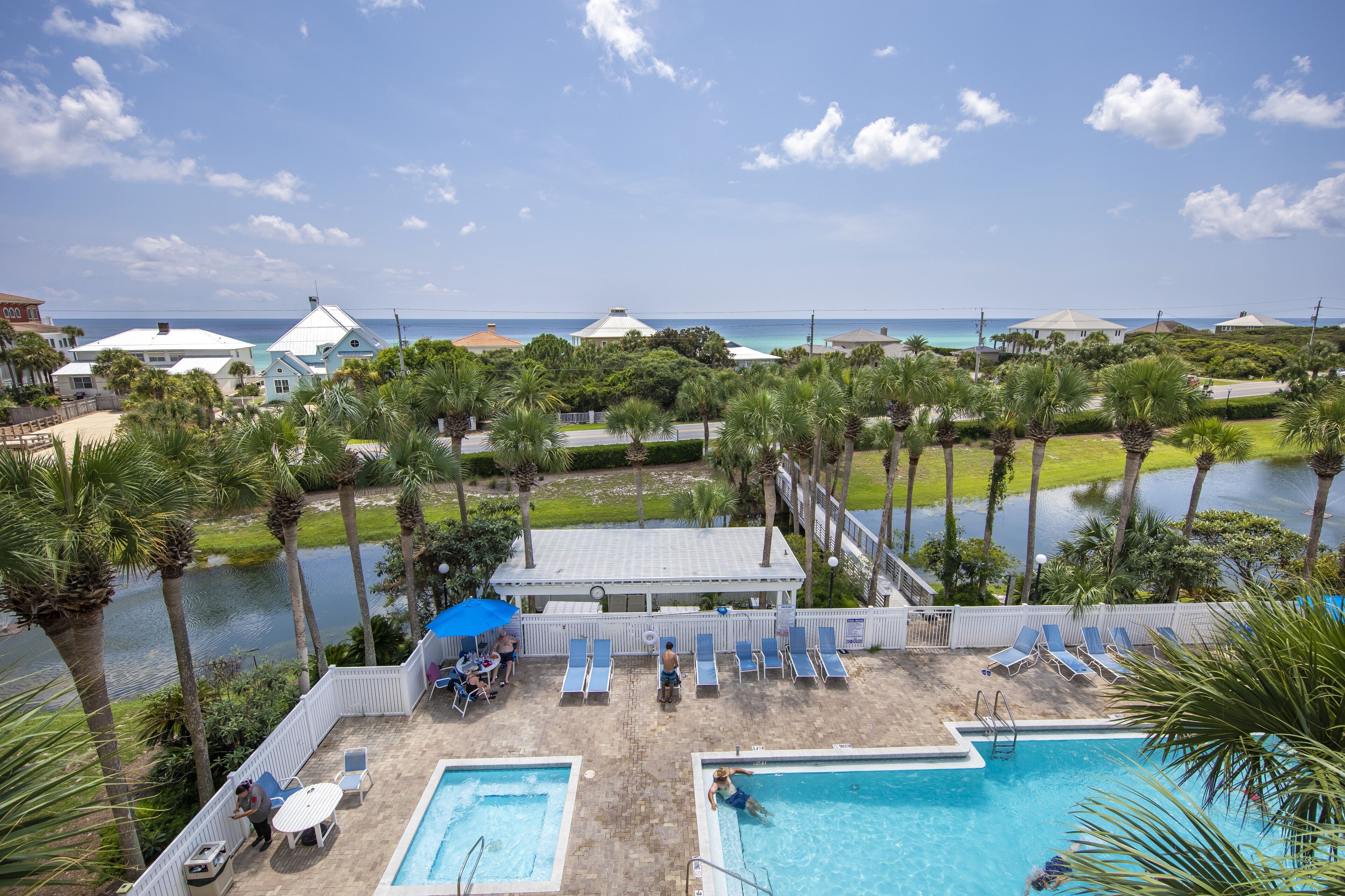 Gulf Place Caribbean- Community Pool, Tennis Court, Beach Access 