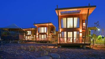 高級寢具、迷你吧、客房內保險箱、筆電工作空間