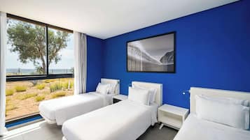 Standard Room, Ocean View | Premium bedding, minibar, in-room safe, laptop workspace