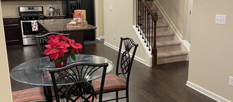 BUILT IN '18❤️HOSTS UP TO 8❤️GREAT FOR FAMILIES❤️