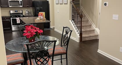BUILT IN '18❤️HOSTS UP TO 8❤️GREAT FOR FAMILIES❤️