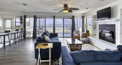 The Funky Pelican Retreat-Direct Oceanfront Sunrise