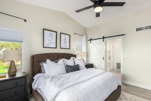 4 bedrooms, iron/ironing board, free WiFi, bed sheets - Phoenix, Scottsdale, MAYO Clinic, Kierland, Scottsdale Quarter, NEW Spa (Phoenix)