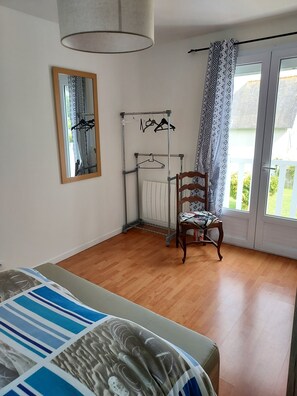 2 quartos, Wi-Fi de cortesia, roupa de cama