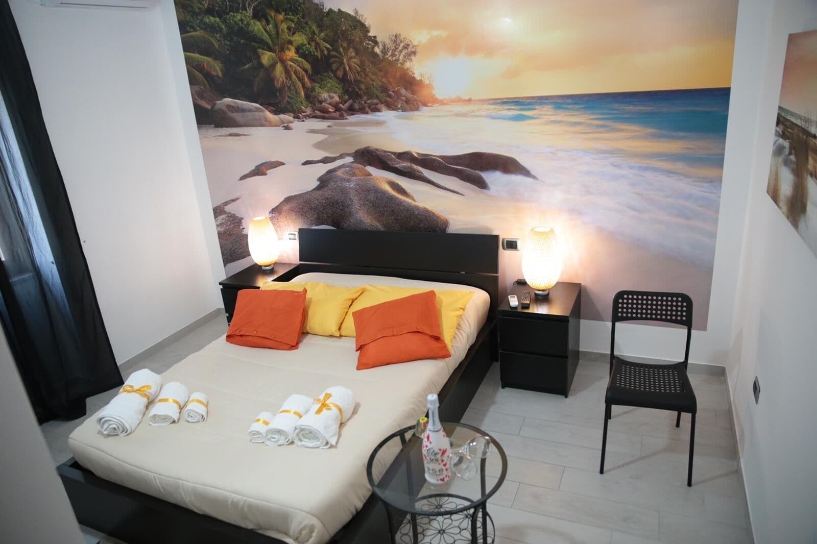 3 室のベッドルーム、WiFi (無料)、ベッドシーツ