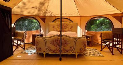 Walnut Star Tent @finders Keepers France. Adults Only Retreat. 13 Acres and Lake