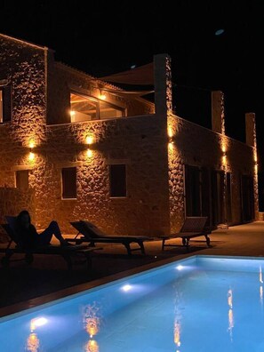 Villa | Front of property