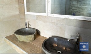 Villa | Bathroom