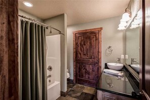 Cabin, Berbilang Katil, Hot Tub, Mountain View | Bilik Mandi