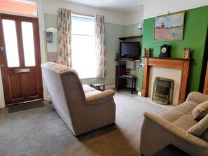 Fireplace, DVD player