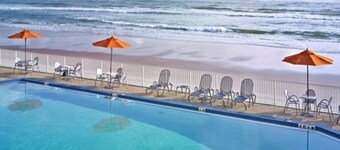 Two Bedroom Ocean Front Condo, Daytona Beach 2408680sa