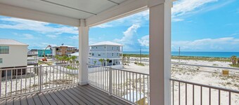 🐚🌴Peachy Queen | Luxe Pet Friendly Beach Retreat w/ Pool, Views and Golf Cart
