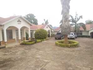 Terrace/patio - SEMUHUNGU APARTMENTS (Ngoma)