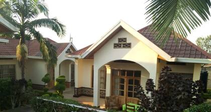 SEMUHUNGU APARTMENTS